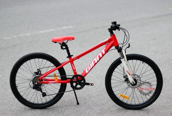 Giant MTX Bánh 24inch màu đỏ