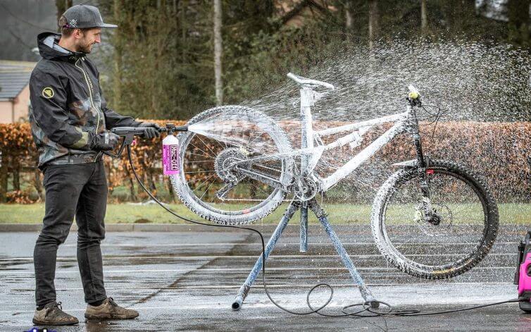 Hướng dẫn rửa xe đạp đúng cách đơn giản