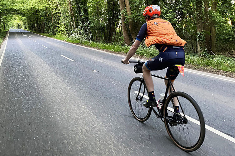 Đi xe đạp tăng cường sức khỏe tinh thần mùa Covid-19