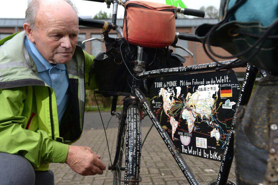 Cụ ông Heinz Stücke đạp xe vòng quanh thế giới suốt 50 năm - Ảnh: road.cc