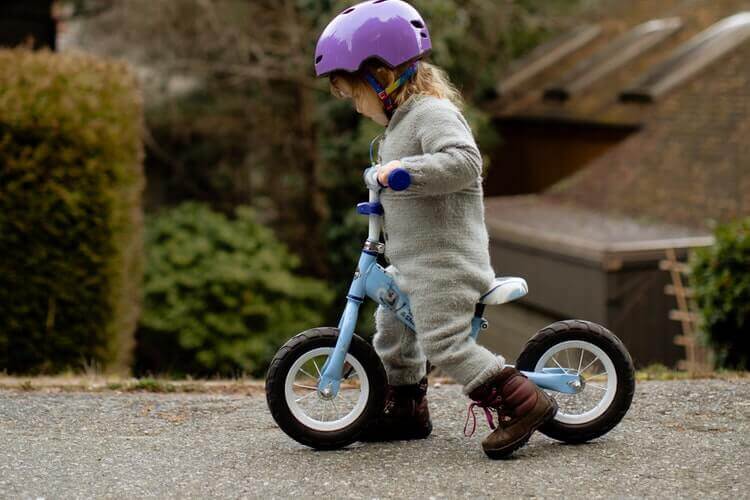 Kinh nghiệm tập đi xe đạp cho bé đúng cách và hiệu quả