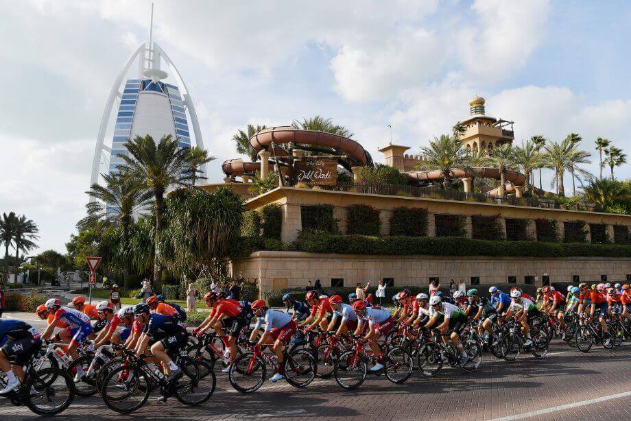 UAE Tour bị hủy sau khi có thành viên bị nhiễm virus corona