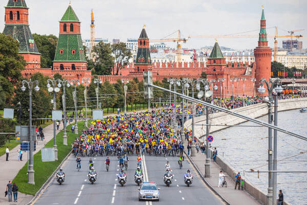 Hàng năm hoạt động đạp xe tập thể còn được chính quyền thành phố tổ chức cho hàng nghìn người tham gia